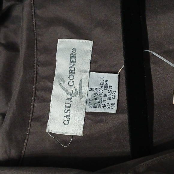 Casual Corner Dark gray Button-Up  Silk Shirt, Sz Medium,  new with tags - Picture 4 of 6